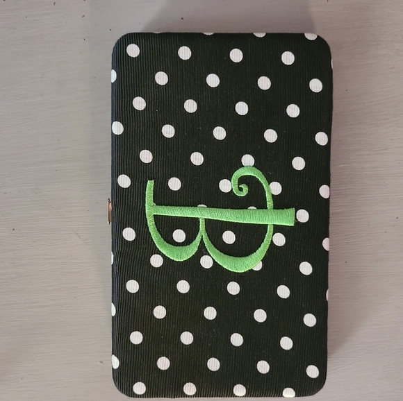 Betsey Johnson Handbags - HP🔥🔥Betsey johnson hard case wallet